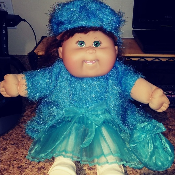 Cabbage patch doll 2001 - Picture 2 of 2